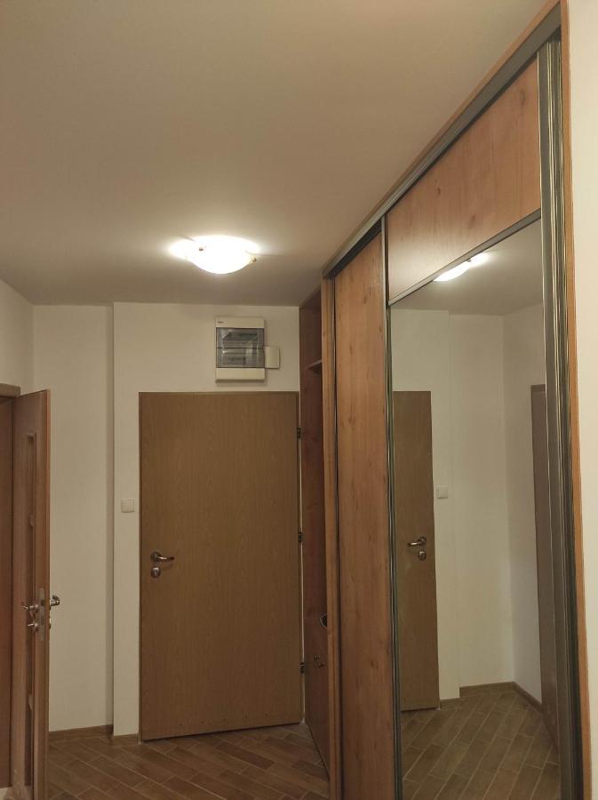 Nice Room With 2 Shared Bathrooms ,Wc , 2Km To Old Town -100M From Metro Szwedzka Varsó Kültér fotó